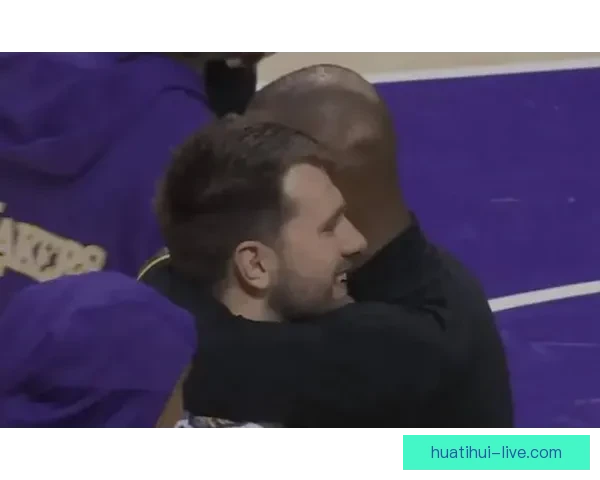 勒布朗复出五场全胜背靠背三双创六项纪录 勒布朗复出五场全胜背靠背三双创六项纪录