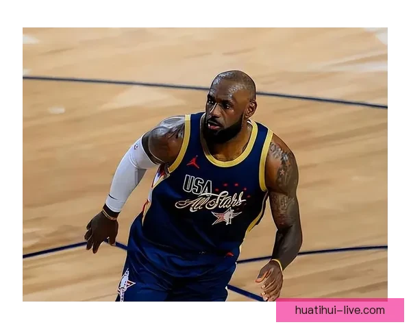 勒布朗复出五场全胜背靠背三双创六项纪录